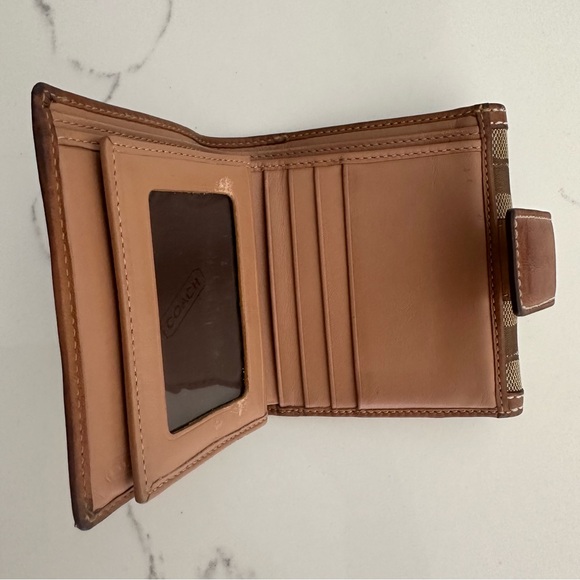 Vintage Coach Leatherware Trifold Wallet in Jacquard Fabric in Tan and Brown - Picture 3 of 7